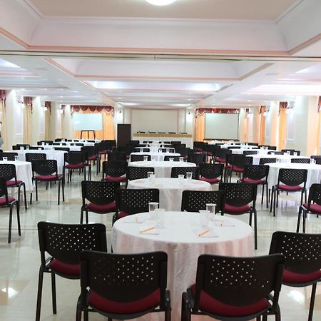 Usha Ascot Hotel Матеран Екстериор снимка