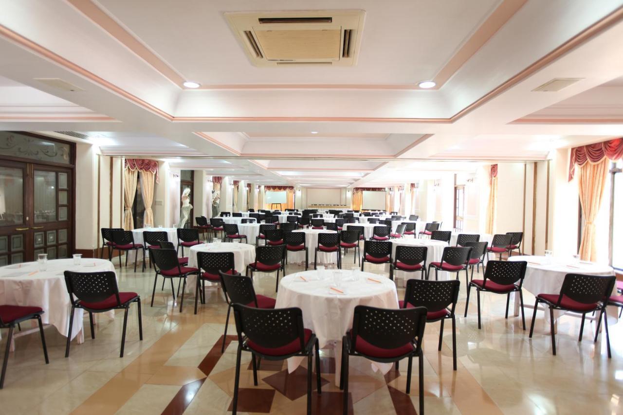 Usha Ascot Hotel Матеран Екстериор снимка